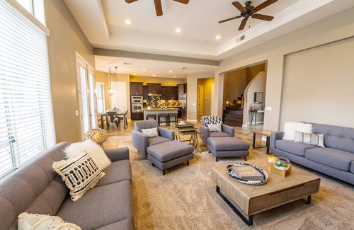 Scottsdale Estates Nine Casa | 60% de descuento | 5 minutos en coche al casco antiguo!| Duerme 14 ❤ por AvantStay