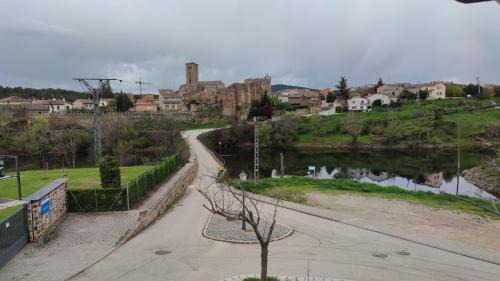 Buitrago del Lozoya Apartamento | Puente viejo de Buitrago casa Fresno