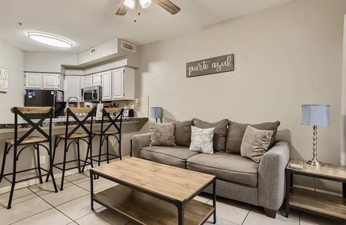 Lago Vista Condominio | Puerto Azul - The Island at Lake Travis
