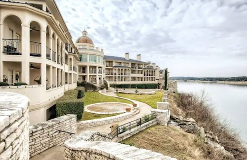 Lago Vista Condominio | Puerto Azul - The Island at Lake Travis