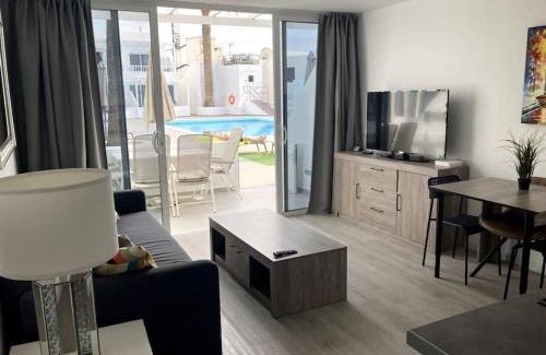 Los Mojones Apartamento | Puerto Del Carmen AirConditioned 2bed poolside apt