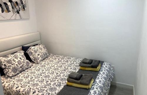 Los Mojones Apartamento | Puerto Del Carmen AirConditioned 2bed poolside apt