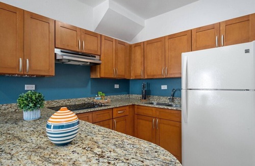 Punta Las Marias Apartamento | Puerto Rico Oceanpark Beach Rental With King Size Bed Otium Rentals