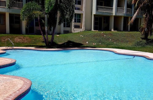 Cabo Rojo Apartamento | Puerto Salinas en Combate, Beautiful Condo con Ocean Breeze y Birds Sound