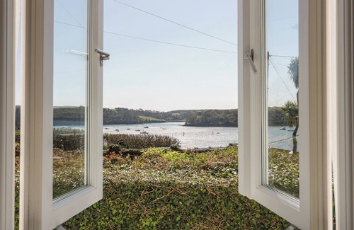 St. Mawes Cabaña | PUFFIN COTTAGE, country holiday cottage, with open fire in St Mawes
