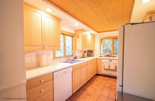 Brooklin Casa | Puffin Rock - Private Oceanfront Beach in Brooklin, Maine