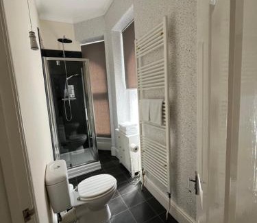 Hele Apartamento | Puffins Nest, close to Tunnels Beach & Harbour with Parking