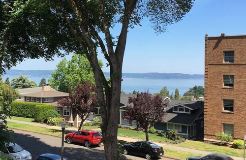 North End Condominio | The Puget Sound View, ba��era con jacuzzi, vecindario histórico de lujo