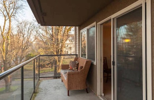 North End Condominio | The Puget Sound View, ba��era con jacuzzi, vecindario histórico de lujo