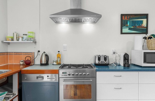 Puhoi Casa | Puhoi Farmside Loft - 20km to Warkworth