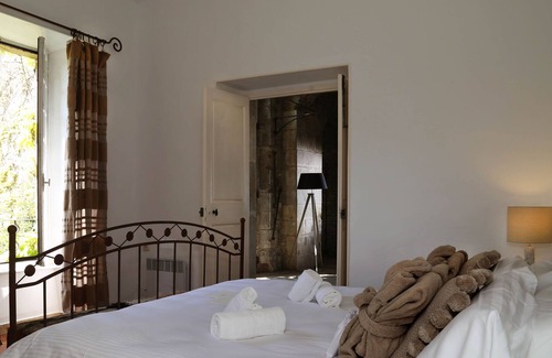 Villarzel-Cabardes Casa | 'Puivert' Majestic Apartment in a 13th Century Chateau