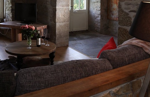 Villarzel-Cabardes Casa | 'Puivert' Majestic Apartment in a 13th Century Chateau