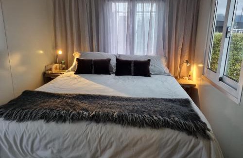 Richmond Otro | Pukeko Cottage