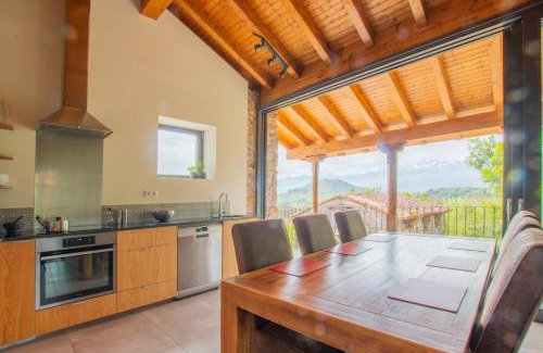 Santianes de Ola Casa | Pulieru - Picos de Europa views, designed for all seasons