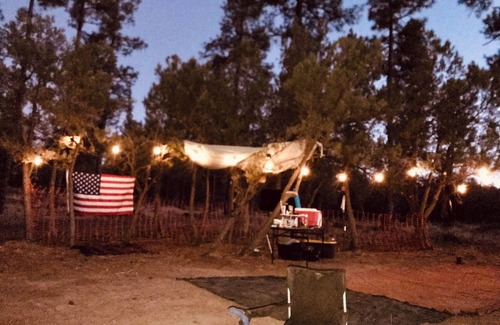 Pine Alquiler De RV | SREGNIWS, CHARMING 1-bedroom campground in Pine, AZ. 1/2 Glamp-1/2 Camp Dogs Yes