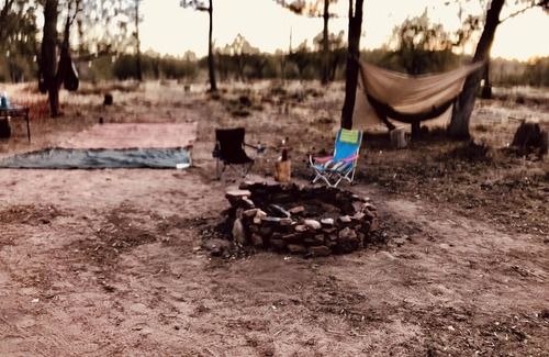 Pine Alquiler De RV | SREGNIWS, CHARMING 1-bedroom campground in Pine, AZ. 1/2 Glamp-1/2 Camp Dogs Yes