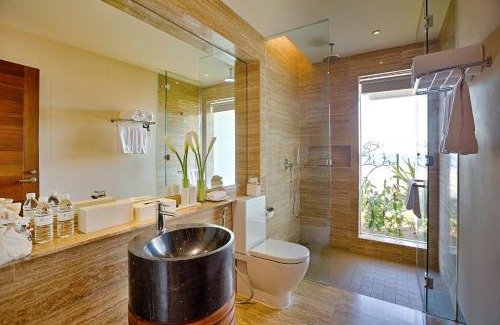 Ngu Hanh Son Complejo | Pullman Danang Beach Resort