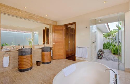 Ngu Hanh Son Complejo | Pullman Danang Beach Resort