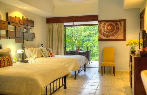 Jacó Hotel | Pumilio Mountain & Ocean Hotel