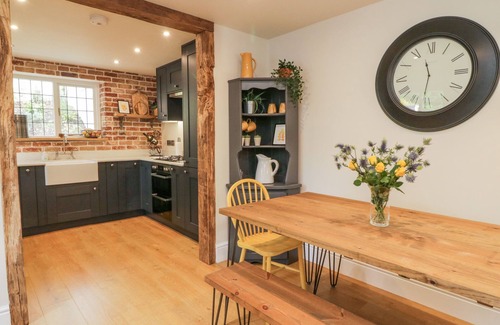Cullompton Cabaña | PUMPHOUSE COTTAGE, pet friendly, with a garden in Uffculme