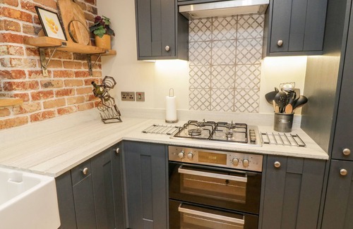 Cullompton Cabaña | PUMPHOUSE COTTAGE, pet friendly, with a garden in Uffculme