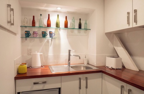 Plimmerton Apartamento | Punga Hideaway- Set amongst native bush and birdsong