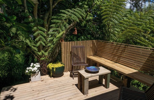 Plimmerton Apartamento | Punga Hideaway- Set amongst native bush and birdsong
