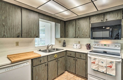 Punta Gorda Casa | Punta Gorda Home with Backyard ~ 1 Mile to Dtwn!
