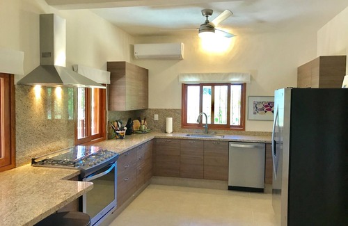Emiliano Zapata Casa | El Anclote Beach Surf Villa con piscina en Punta Mita