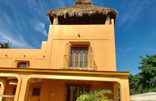 Emiliano Zapata Casa | El Anclote Beach Surf Villa con piscina en Punta Mita