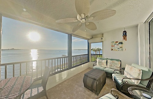 Punta Rassa Condominio | Punta Rassa #202 PICTURESQUE WATERFRONT 2 BED CONDO MINUTES FROM SANIBEL