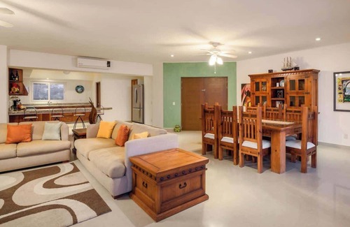 Emiliano Zapata Condominio | Punta V 1 Paradise Beachfront:Steps to the Sand