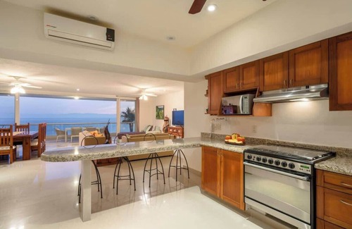 Emiliano Zapata Condominio | Punta V 1 Paradise Beachfront:Steps to the Sand