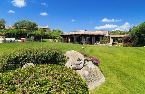 Puntaldia Villa | Puntaldia Seaview Four 5 bedroomed villa with large garden, sea views and pool