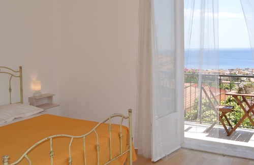 Aci Castello Cama Y Desayuno | Pupi Catania Etna B&B