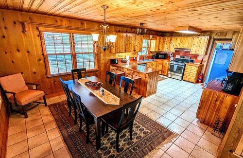 Hiawassee Cabina | Pura Vida Cabin, 4BR, Hiawassee,GA View of Lake Chatuge and amazing Mountain!