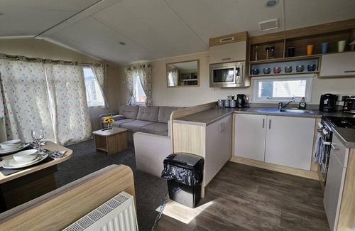 Clacton-on-Sea Casa | Pura Vida-stunning 2-bed Caravan in Clacton-on-sea