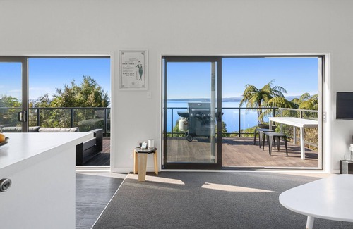 Pukawa Cabina | PURATOKE RISE AND SHINE - PUKAWA HOLIDAY HOME in Pukawa Bay
