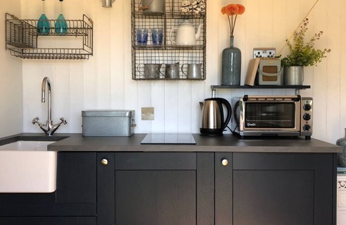 Worth Matravers Cabina | Purbeck Shepherd Huts - Chapmans Pool