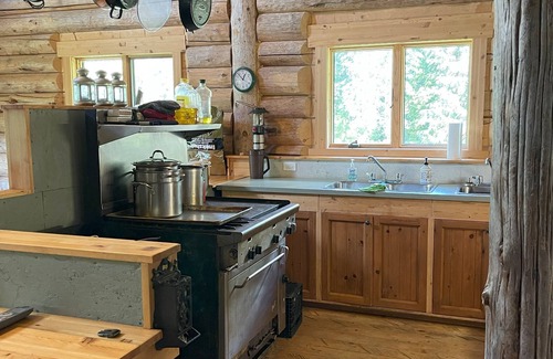 East Kootenay Cabina | Purcell Mountain Lodge