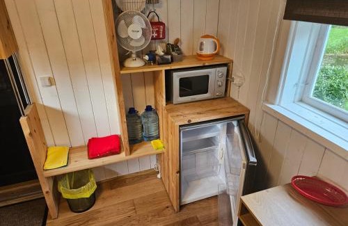 Elva Otro | Purde Camp Cabin