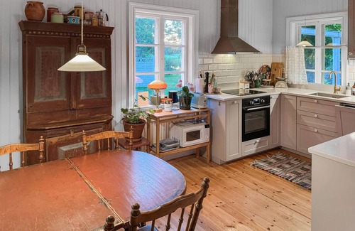 Vaddo Casa | Pure idyll awaits you in this cosy holiday home directly on the Vaddö Canal.