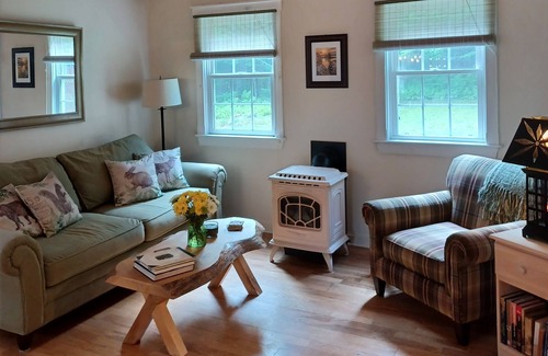 Athens Casa | Pure relaxation, fresh air and lots of privacy. Lakes and waterfalls nearby.