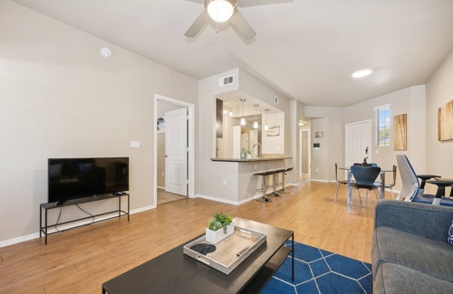 Fox Crossing Apartamento | Pure Suites Chandler 2 Bed Pool Gym Spa EV