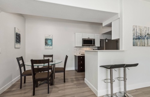 Arrowhead Ranch Apartamento | Pure Suites Furnished 2 Bed Glendale Gym Pool
