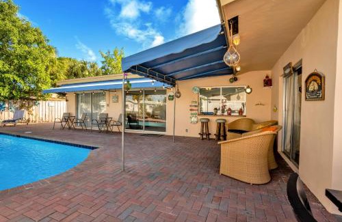 Garden Isles Casa | Purely Pompano, Pool, Water front, Paddleboard, Beach, 5 bedroom 3 bath