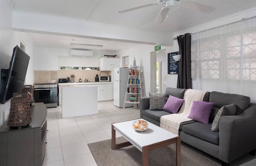 Gibbs Bay Villa | Purple Rain: Beach House, Sun Terraces, Full Kitchen, WiFi under azure skies