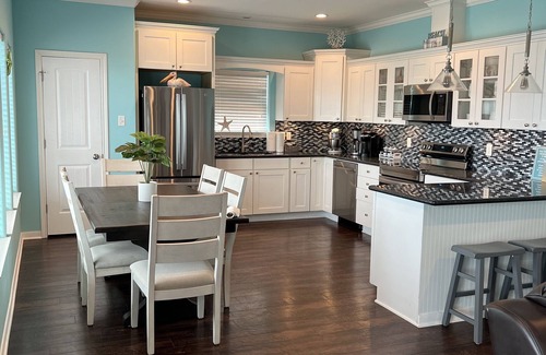 Surfside Beach Casa | PURPLE PELICAN - 30 seconds from the sand!!! Private Community Walkover