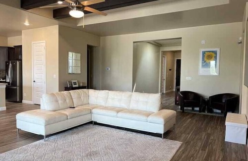 Las Cruces Casa | Purple Sage Garden Retreat