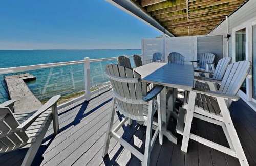 Put-in-Bay Casa | Put-in-Bay Waterfront Condo #205